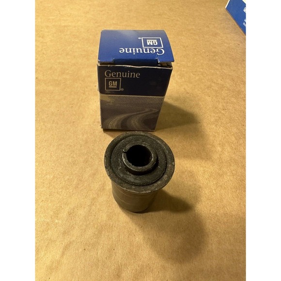 NOS 1984-96 Corvette C4 Stabilizer Bar Insulator Bushing GM 14084097 - Picture 1 of 9